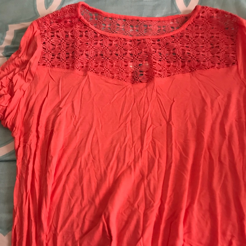 Coral tee.